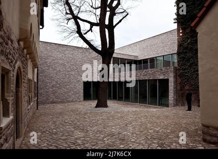 Eisleben Lutherstadt Museum LUTHERS STERBEAUS 59159 Hofansicht nach Süden mit historischen Gebäuden und Neubau vollendet 2013 Stockfoto