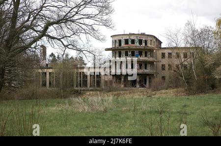 Gernrode Harz ehem. FDGB-Ferienheim FRITZ HECKERT Bildnr. 1532 erbaut 1952-54 vom ING-Büro Maedecke Halle S links Saalbau Mitte Eingangsrondell rechts Z Stockfoto