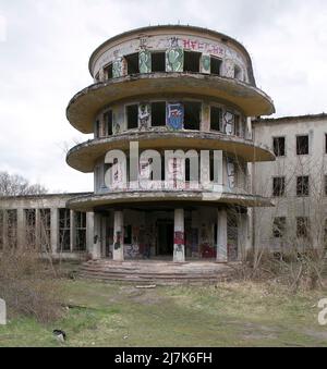 Gernrode Harz ehem. FDGB-Ferienheim FRITZ HECKERT Bildnr. 1547 erbaut 1952-54 vom Ingenieurbüro Maedecke Halle S Eingsrondell Stockfoto