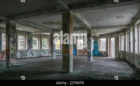 Gernrode Harz ehem. FDGB-Ferienheim FRITZ HECKERT Bildnr. 1552 erbaut 1952-54 vom Ingenieurbüro Maedecke Halle S Treppe im Eingangsrondell Stockfoto