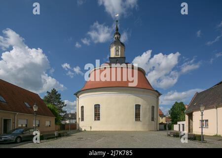 Oranienbaum Ldkr Lutherstadt Wittenberg Bildnr 2035 Stadtkirche erb als Zentralbau 1707-12 auf elliptischem Grundriß Ansicht von Süden Stockfoto