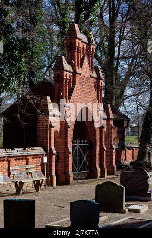 Vollenschier Altmark Friedhofstor 74723 Ansicht von Süden neugotische Baldachinarchitektur 1876-80 von Conrad Wilhelm Hase Stockfoto