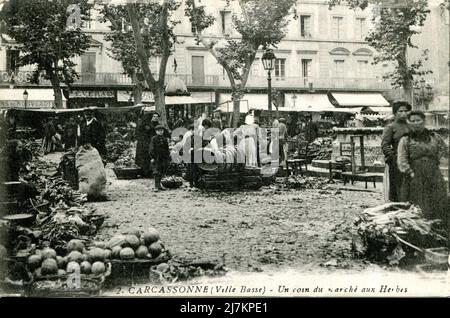 Carcassonne, der 'Marché aux herbes' ('Kräutermarkt') Abteilung: 11 - Aude Region: Ockitanie (ehemals Languedoc-Roussillon) Vintage Postkarte, Ende 19. - Anfang 20. Jahrhundert Stockfoto