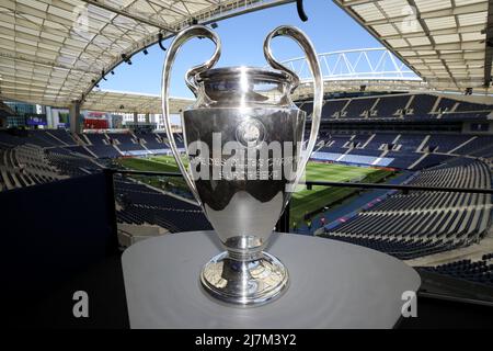 Datei Foto vom 28-05-2021 der UEFA Champions League Trophäe. Englische Vereine könnten von einem fünften Champions-League-Platz aus dem Jahr 2024 profitieren, basierend auf der europäischen Leistung. Die Nachrichtenagentur der PA geht davon aus, dass zwischen der UEFA und der European Club Association eine Einigung über den Zugang zum New-Look-Wettbewerb in Wien erzielt wurde. Bilddatum: Freitag, 28. Mai 2021. Ausgabedatum: Dienstag, 10. Mai 2022. Stockfoto