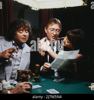 Das kann ja heiter werden, ZDF Fernsehserie, Deutschland, 1983, Folge: Tante Brunhildes Millionen, Szene: Klaus Dahlen, Peer Augustinski, Elke Aberle. Das kann ja heiter werden, TV-Comedy-Serie, Deutschland, 1983, Folge: Tante Brunhildes Millionen, Szene: Klaus Dahlen, Peer Augustinski, Elke Aberle. Stockfoto