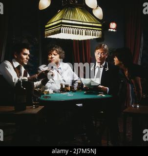 Das kann ja heiter werden, ZDF Fernsehserie, Deutschland, 1983, Folge: Tante Brunhildes Millionen, Szene: Ted Herold, Klaus Dahlen, Peer Augustinski, Elke Aberle. Das kann ja heiter werden, TV-Comedy-Serie, Deutschland, 1983, Folge: Tante Brunhildes Millionen, Szene: Ted Herold, Klaus Dahlen, Peer Augustinski, Elke Aberle Stockfoto
