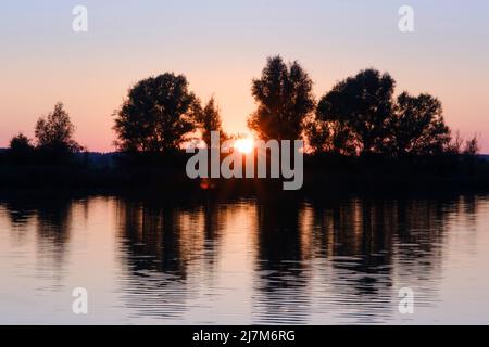 Abendlicht am See Altmühl, Franken Stockfoto
