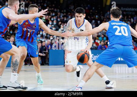 BARCELONA - APR 10: Gabriel Deck in Aktion während des ACB League-Spiels zwischen dem FC Barcelona und Real Madrid am 10,2022. April im Palau Blaugrana in Bar Stockfoto