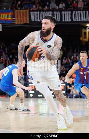 BARCELONA - APR 10: Vincent Poirier in Aktion während des ACB League-Spiels zwischen dem FC Barcelona und Real Madrid am 10,2022. April im Palau Blaugrana Stockfoto