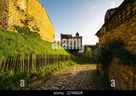 Beynac-et-Cazenac ist ein Dorf im Département Dordogne im Südwesten Frankreichs. In der Gemeinde befindet sich das mittelalterliche Chateau de Beynac. Stockfoto