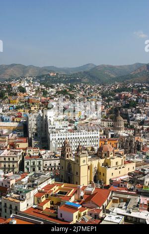 Guanajuato ist eine Stadt und Gemeinde in Zentralmexiko und die Hauptstadt des gleichnamigen Staates. Es ist Teil der Makroregion von Bajío.der Nebel Stockfoto