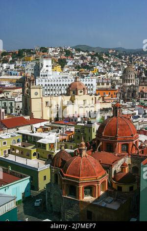 Guanajuato ist eine Stadt und Gemeinde in Zentralmexiko und die Hauptstadt des gleichnamigen Staates. Es ist Teil der Makroregion von Bajío.der Nebel Stockfoto