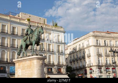 König Karl Reiterstatue von Carlos III an der Puerta del Sol in Madrid, Spanien Stockfoto