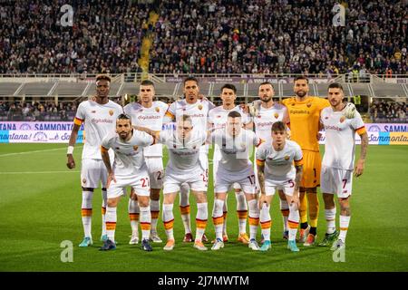 Tammy Abraham (Roma) Gianluca Mancini (Roma)Chris Smalling (Roma)Roger Ibanez (Roma)Bryan Cristante (Roma)Rui Patricio (Roma)Lorenzo Pellegrini (Roma) Sergio Oliveira (Roma) Rick Karsdorp (Roma)Jordan Veretout (Roma)Nicola Zalewski (Roma)Team (Roma) während des italienischen "Serie A"-Spiels zwischen dem 9. Mai 2021 im Stadion Fiorentina Franchi Roma in Florenz am 2-0. Quelle: Maurizio Borsari/AFLO/Alamy Live News Stockfoto