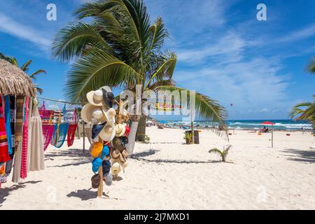 Souvenirladen am Strand in El Pescador Marisqueria & Bar, Playa Chen Rio, Cozumel, Quintana Roo, Mexiko Stockfoto