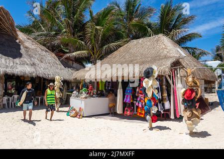 Souvenirladen am Strand in El Pescador Marisqueria & Bar, Playa Chen Rio, Cozumel, Quintana Roo, Mexiko Stockfoto
