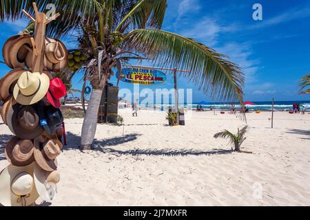 Souvenirladen am Strand in El Pescador Marisqueria & Bar, Playa Chen Rio, Cozumel, Quintana Roo, Mexiko Stockfoto