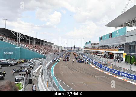 Miami, Vereinigte Staaten. 08.. Mai 2022. 05/08/2022, Miami International Autodrome, Miami, FORMEL 1 CRYPTO.COM MIAMI GRAND PRIX, im Bild Startaufstellung in Miami. Kredit: dpa/Alamy Live Nachrichten Stockfoto