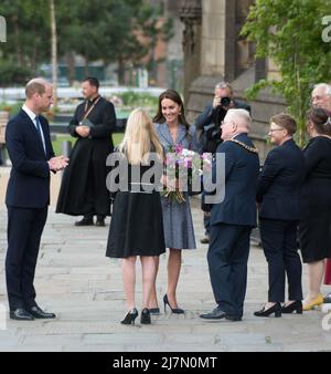 Nicht exklusiv: Duke of Cambridge, Herzogin von Cambridge, nimmt an der Eröffnung des Glade of Light Memorial Teil. Manchester, das Denkmal erinnert an die Stockfoto