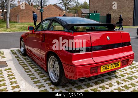 Alfa Romeo SZ (SAZ 9766) auf der April Scramble im Bicester Heritage Center am 23.. April 2022 ausgestellt Stockfoto