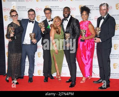 (L-R) rhe-an Archibald, Ben Wicks, Tim Dean, Pollyanna McGirr, Mo Gilligan und David Geli, Gewinner des Comedy Entertainment Award für „The Lateish“ Stockfoto