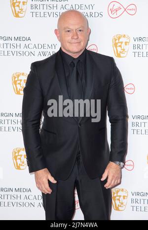 Ross Kemp posiert im Gewinnerzimmer bei den Virgin Media British Academy Television Awards in der Royal Festival Hall am 08. Mai 2022 in London, England Stockfoto