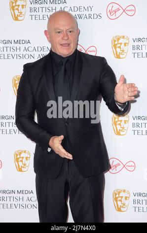 Ross Kemp posiert im Gewinnerzimmer bei den Virgin Media British Academy Television Awards in der Royal Festival Hall am 08. Mai 2022 in London, England Stockfoto