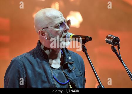 Turin, Italien. 09.. Mai 2022. Negrita auf der Bühne des Eurovision Village im Valentino Park für den Eurovision Song Contest 2022 (Foto: Tonello Abozzi/Pacific Press) Quelle: Pacific Press Media Production Corp./Alamy Live News Stockfoto