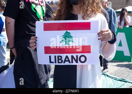 Rom, Italien. 10.. Mai 2022. Flashmob für den Frieden organisiert von Youth for Peace der Gemeinschaft von Sant'Egidio in Rom. (Foto: Matteo Nardone/Pacific Press/Sipa USA) Quelle: SIPA USA/Alamy Live News Stockfoto