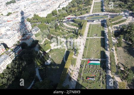 Flash Mob Free Gaza à La Tour Eiffel Paris le 03 juillet 2011 Stockfoto