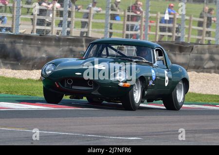 Lucas Bscher, Jaguar E-Type, Jaguar Classic Challenge für Jaguar Autos vor 1966, ein sechzigminütiges Rennen mit der Option eines zweiten Fahrers, Donington Hist Stockfoto