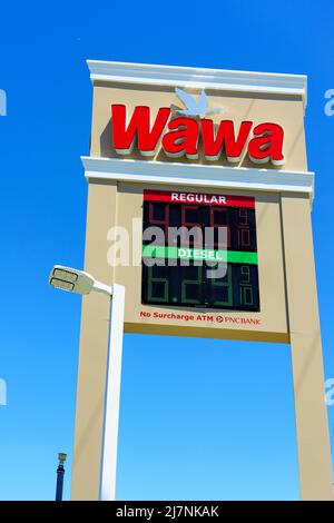 Parkesburg, PA, USA - 10. Mai 2022: Dieselkraftstoff steigt in Chester County, westlich von Philadelphia, weiter an. Entlang des geschäftigen Lincoln Highway liegt der Preis nun bei einem Rekordhoch von $6,29 pro Gallone. Stockfoto