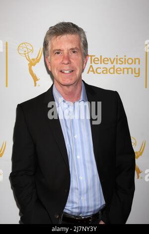 LOS ANGELES - APR 9: Tom Bergeron beim an-Abend mit „America's Funniest Home Videos“ an der Academy of Television Arts and Sciences am 9. April 2014 in North Hollywood, CA Stockfoto