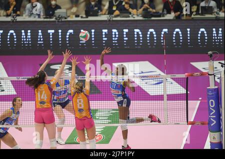 Monza, Italien. 10.. Mai 2022. Sylla Miriam (Imoco Volley Conegliano) während des Play Off - Vero Volley Monza gegen Prosecco Doc Imoco Volley Conegliano, Volleyball Italienische Serie A1 Frauenspiel in Monza, Italien, Mai 10 2022 Quelle: Independent Photo Agency/Alamy Live News Stockfoto