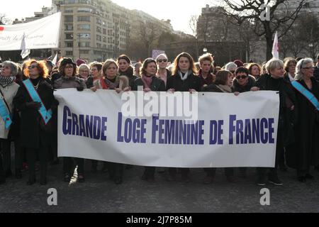 Paris : Manifestation contre le projet de loi anti-avortement en Espagne 01er février 2014. Banderole Grande Loge femmes de france Stockfoto