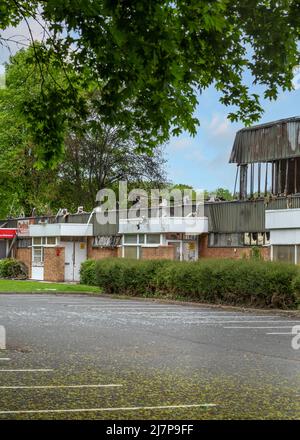 Fabrik durch Feuer auf der Padgets Lane in Redditch, Worcestershire, England, zerstört. Stockfoto