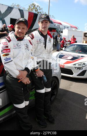 LOS ANGELES - APR 1: Nick Wechsler, Sam Witwer beim Toyota Grand Prix von Long Beach Pro/Celebrity Race Press Day auf dem Long Beach Grand Prix Raceway am 1. April 2014 in Long Beach, CA Stockfoto