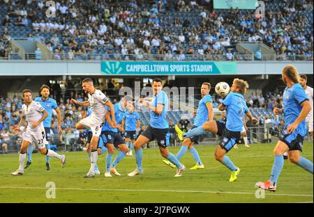 Der amtierende ALeague-Champion Sydney FC schlug MacArthur Bulls 3 zu 0, nachdem ein enormer Sturm zu einer Verzögerung von mehr als 30 Minuten führte.Featuring: Luke Brattan wo: Sydney, Australien Wann: 30 Jan 2021 Credit: WENN.com Stockfoto