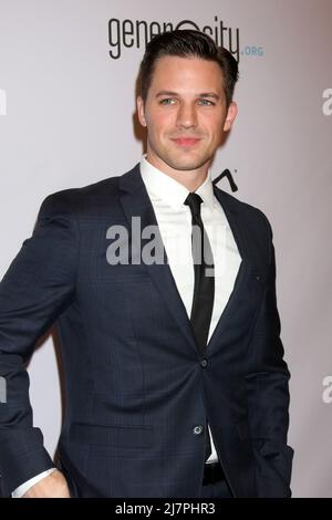 LOS ANGELES - DEZ 5: Matt Lanter bei der Annual Night of Grosszügigkeit 6. im Beverly Wilshire Hotel am 5. Dezember 2014 in Beverly Hills, CA Stockfoto