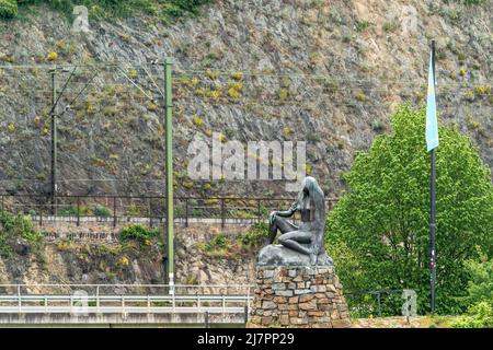 Die Lorelei-Statue am Ufer des Mittelrheins in Deutschland Stockfoto