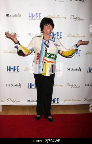 LOS ANGELES - 14. MAI: Jo Anne Worley beim VIP-Empfang „Debbie Reynolds – The Auction Finale“; Auktion von www.ProfilesInHistory.com im Debbie Reynolds Dance Studio am 14. Mai 2014 in North Hollywood, CA Stockfoto