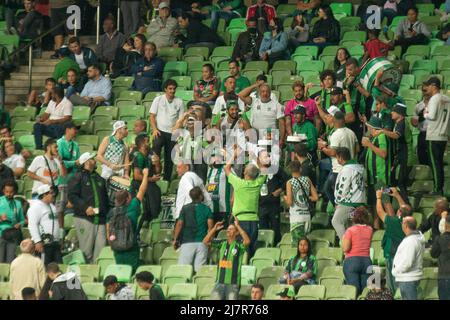 Belo Horizonte, Minas Gerais, Brasilien. 10.. Mai 2022. Brasilien Fußball Cup Dritte Phase: America-MG und CSA-AL. 10. Mai 2022, Belo Horizonte, Minas Gerais, Brasilien: Fußballspiel zwischen America-MG und CSA-AL, gültig für die Phase des brasilianischen Fußballcups 3., das am Dienstag (10) im Stadion Independencia in Belo Horizonte stattfand. Das America-MG-Team gewann das Spiel mit 2:0, mit Toren von Indio Ramirez und Rodriguino. (Bild: © Breno Babu/TheNEWS2 via ZUMA Press Wire) Stockfoto