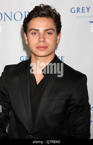 LOS ANGELES - JUN 1: Jake T. Austin bei den Annual Television Academy Honors 7. im SLS Hotel am 1. Juni 2014 in Los Angeles, CA Stockfoto