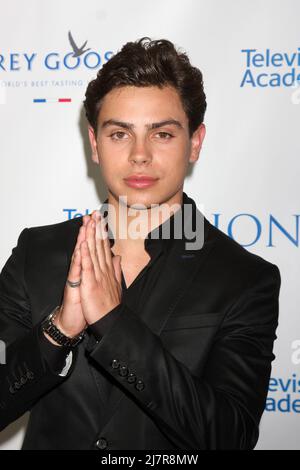 LOS ANGELES - JUN 1: Jake T. Austin bei den Annual Television Academy Honors 7. im SLS Hotel am 1. Juni 2014 in Los Angeles, CA Stockfoto