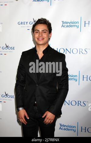 LOS ANGELES - JUN 1: Jake T. Austin bei den Annual Television Academy Honors 7. im SLS Hotel am 1. Juni 2014 in Los Angeles, CA Stockfoto