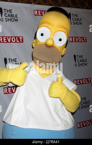 LOS ANGELES - APR 30: Homer Simpson bei der Gala des NCTA-Vorsitzenden zur Cable-REVOLTE im Belasco Theatre am 30. April 2014 in Los Angeles, CA Stockfoto