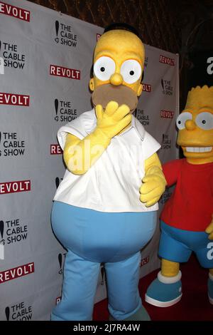 LOS ANGELES - APR 30: Homer Simpson bei der Gala des NCTA-Vorsitzenden zur Cable-REVOLTE im Belasco Theatre am 30. April 2014 in Los Angeles, CA Stockfoto