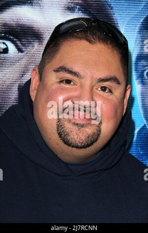 LOS ANGELES - APR 16: Gabriel Iglesias bei der Weltpremiere „A Haunted House 2“ im Regal 14 Theater am 16. April 2014 in Los Angeles, CA Stockfoto