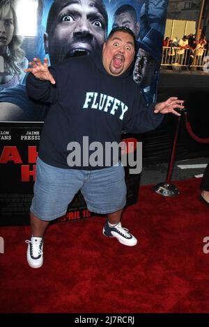 LOS ANGELES - APR 16: Gabriel Iglesias bei der Weltpremiere „A Haunted House 2“ im Regal 14 Theater am 16. April 2014 in Los Angeles, CA Stockfoto