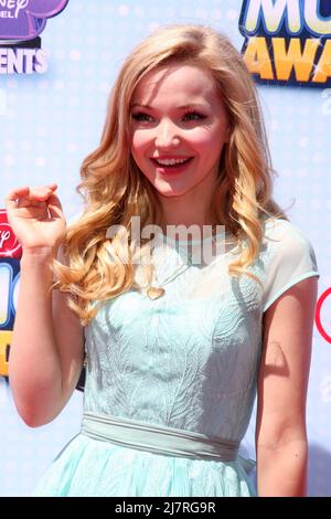 LOS ANGELES - APR 26: Dove Cameron bei den Radio Disney Music Awards 2014 im Nokia Theater am 26. April 2014 in Los Angeles, CA Stockfoto